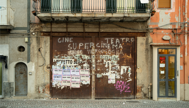 Ecco SuperNest, dalle ceneri del vecchio Supercinema, tre sale per proiezioni, musica, teatro, laboratori, formazione, spazio di comunità a San Giovanni a Teduccio