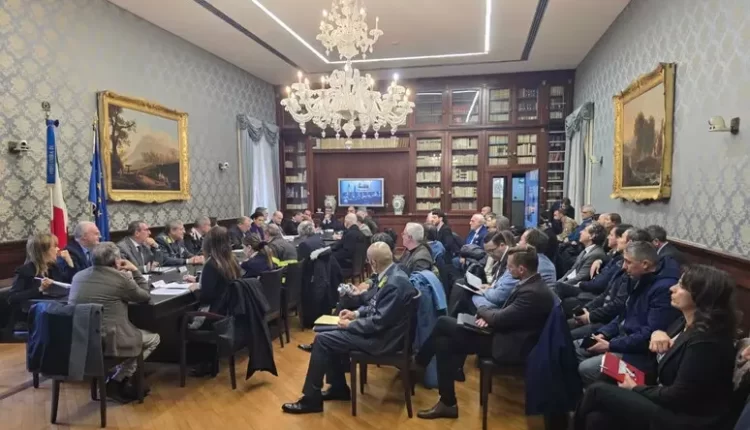 Riunita in prefettura a Napoli la Conferenza permanente regionale sulla Terra dei Fuochi: bilancio del 2025 e più sinergie per la prevenzione