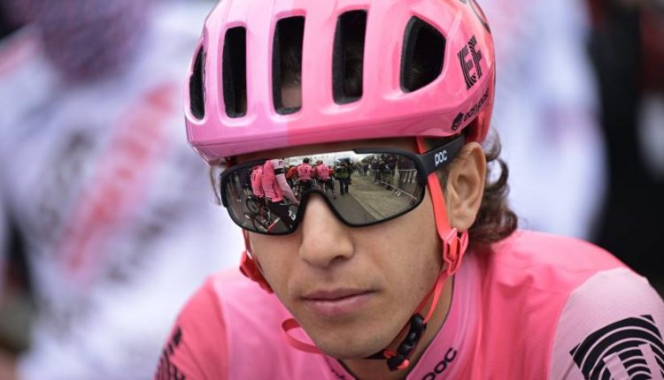 2000 euro falsi nascosti nella Porsche, l’ex campione di ciclismo Andrea Piccolo arrestato a Napoli dai carabinieri 