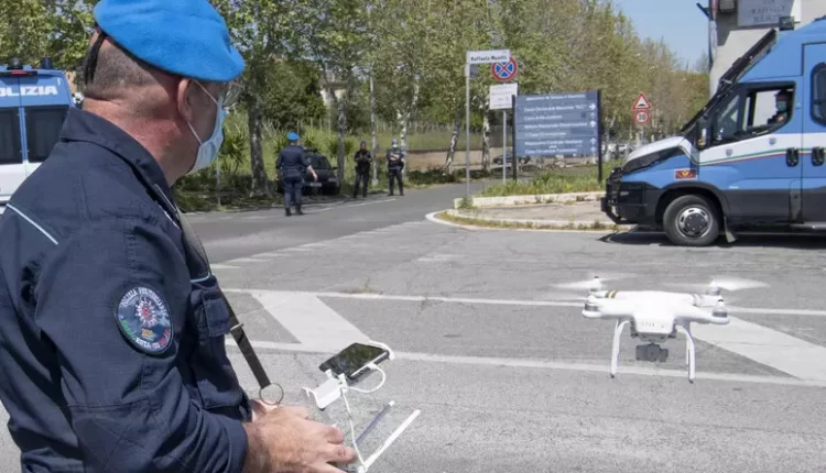 Agenti antidroni sventano consegna di droga e cellulari in carcere due arresti a Napoli: Sequestro hashish, cocaina, crack e 15 telefoni