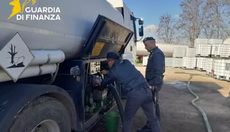 Sequestrati 80mila litri di gasolio di contrabbando, 4 denunce Sigilli dei finanzieri anche a tir, autocisterna e impianto di rifornimento