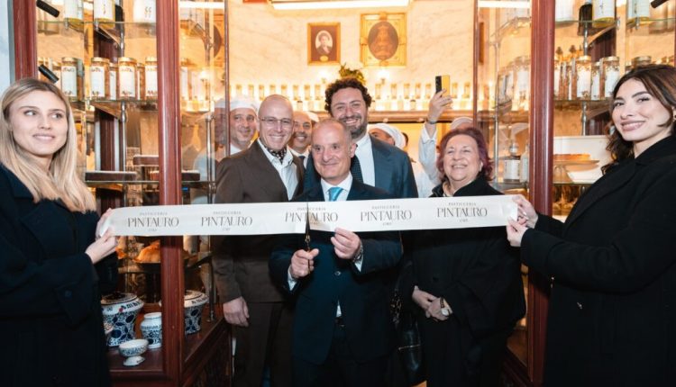 A Napoli riapre la pasticceria Pintauro, dove nel 1818 nacque la sfogliatella: l’inventore si ispirò a dolce ‘Santa Rosa’ creato da una suora di Amalfi