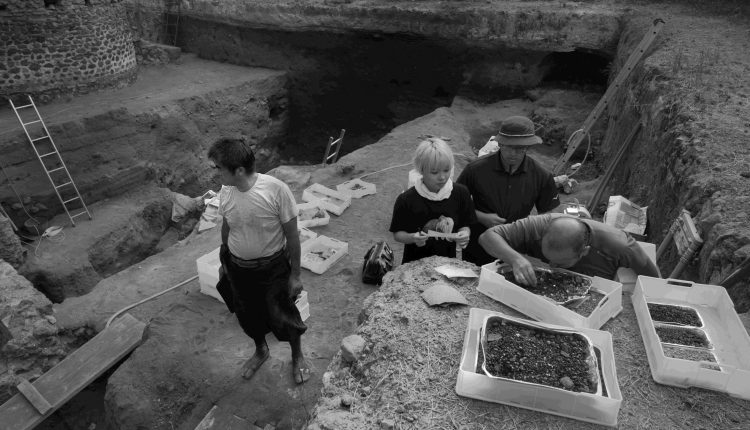 “Sotto le nuvole di Rosi” tra i vincitori dei Nastri d’argento ai documentari, premiati anche fi film ilm su Roberto Rossellini, James Ellroy e Mauro Pagani