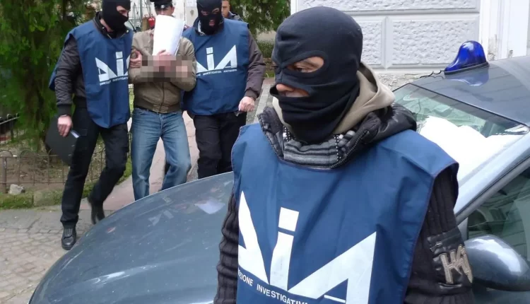 Esponente del clan Cipolletta di Pomigliano arrestato in blitz a Volla dopo 5 anni di latitanza. Pasquale Vanacore 