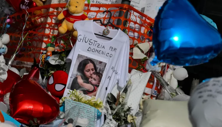 Sal Da Vinci annulla la festa oggi a Napoli, è il giorno dei funerali di Domenico Caliendo: «Il bimbo prima di tutto», l’ultimo saluto al bimbo è al duomo di Nola alle 15,con Mimmo Battaglia e Giorgia Meloni.