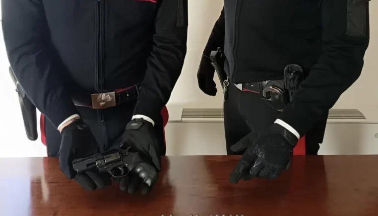 A Ercolano, Rio il cane del gruppo cinofili dei carabinieri di Torre del Greco fa arrestare un 54enne per possesso di pistola con matricola abrasa