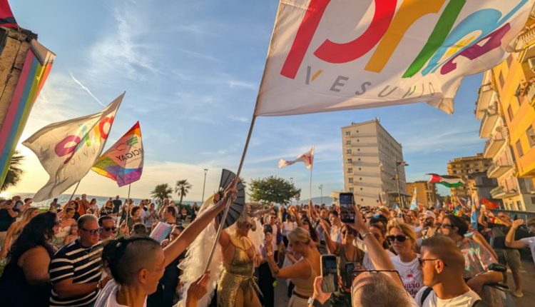 Vesuvio Pride 2026: l’onda arcobaleno arriva a Portici insieme ad Imma Battaglia