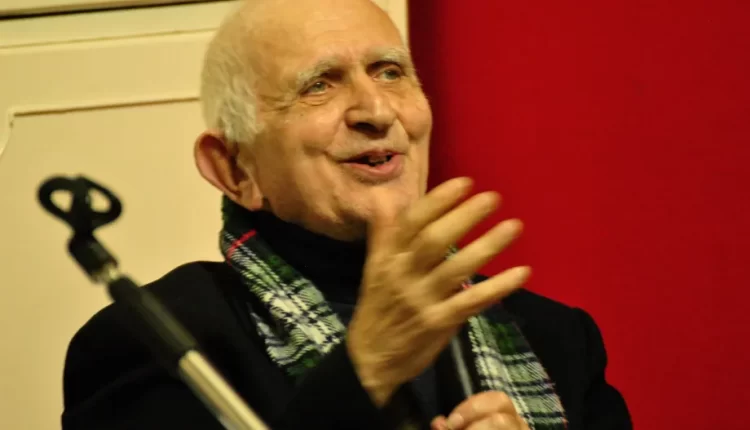 E’ morto padre Domenico Pizzuti, simbolo della lotta alla camorra: era prete di frontiera, sociologo, analista politico