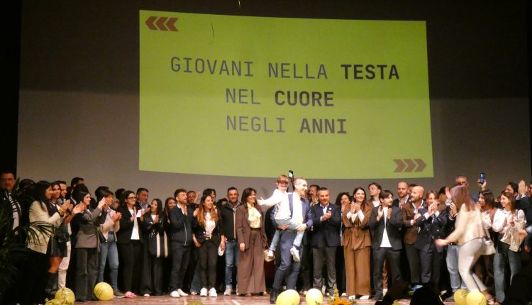 ELEZIONI SANT’ANASTASIA 2026 – Mariano Caserta presenta programma e candidati al Metropolitan. Legalità, sviluppo e futuro i temi della coalizione sostenuta da 128 candidati