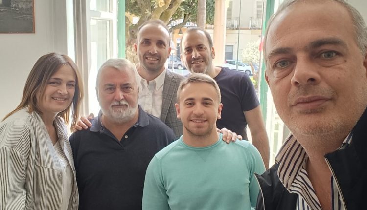 Forza Italia riparte dai giovani: Roberto Sorrentino è il nuovo segretario di Forza Italia Giovani di Pollena Trocchia.