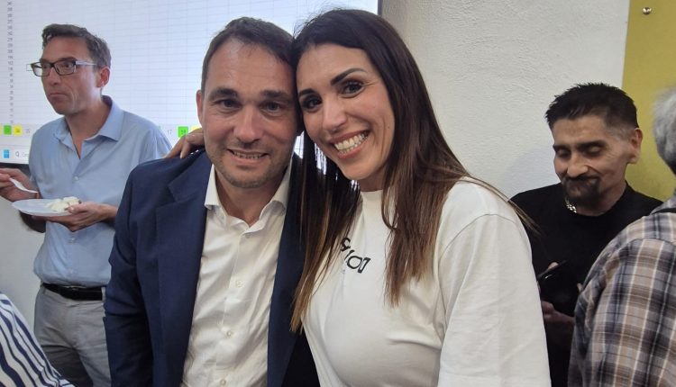 Michele Carbone trionfa a San Giorgio a Cremano con numeri da record.  Larga vittoria per il centrosinistra, i più votati dentro il Pd vengono da destra