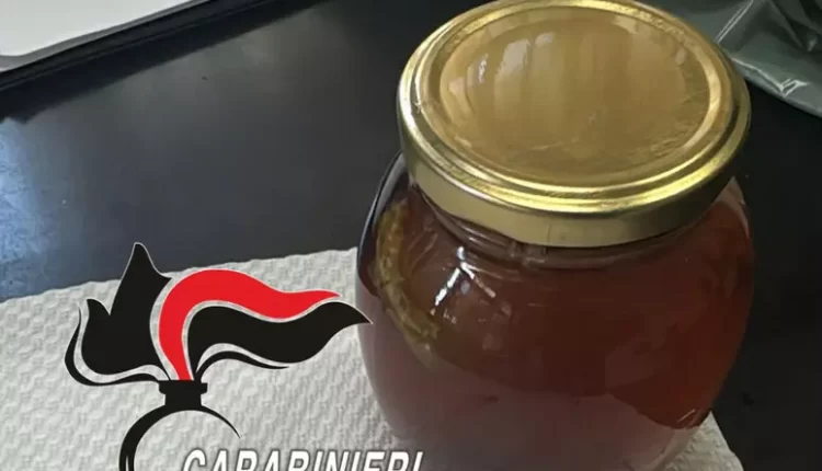 Ecco il “miele dello sballo” che ha mandato in fin di vita un 17 enne: indagano i carabinieri su un giro che si “muove” nella Rete