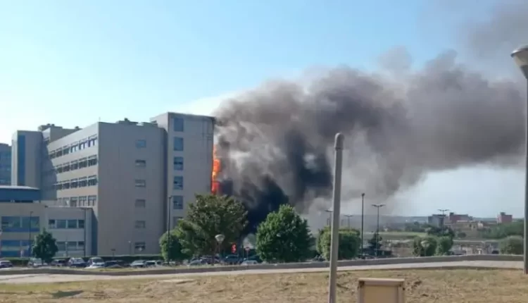 Napoli, incendio all’Ospedale del Mare: in fiamme pannelli esterni: la causa va ricercata nelle pedane lasciate incustodite 