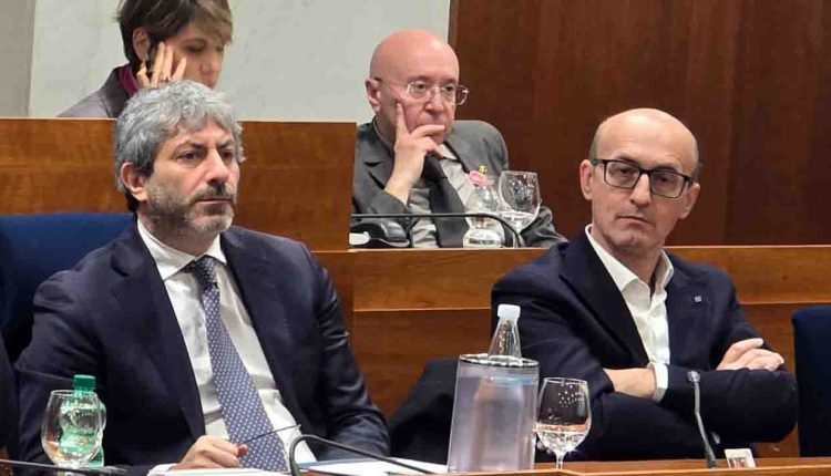 La giunta del Governatore Roberto Fico: trasporto gratis per gli studenti della Campania. Previsti anche fondi per le indennità destinate al personale dei Pronto Soccorso