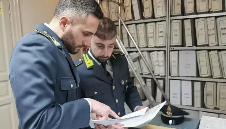 False lauree triennali, magistrali e  honoris causa, 37 indagati a Napoli