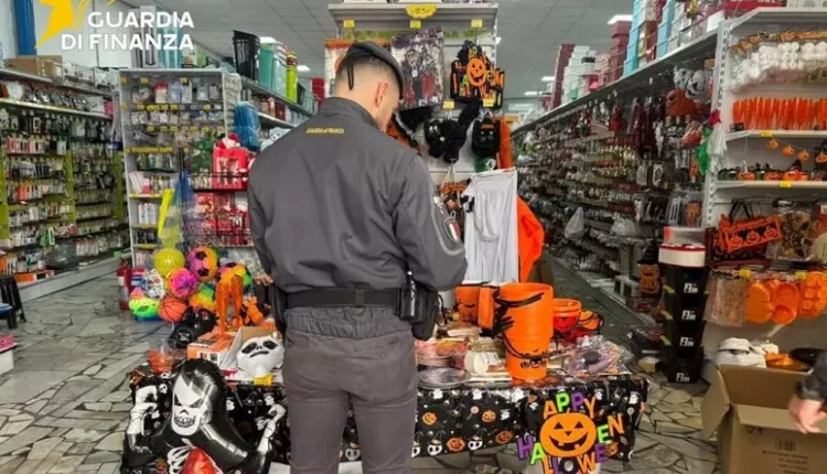 Maxi sequestro di prodotti per Halloween tra Napoli e provincia ritenuti non conformi agli standard di sicurezza imposti dalla normativa vigente