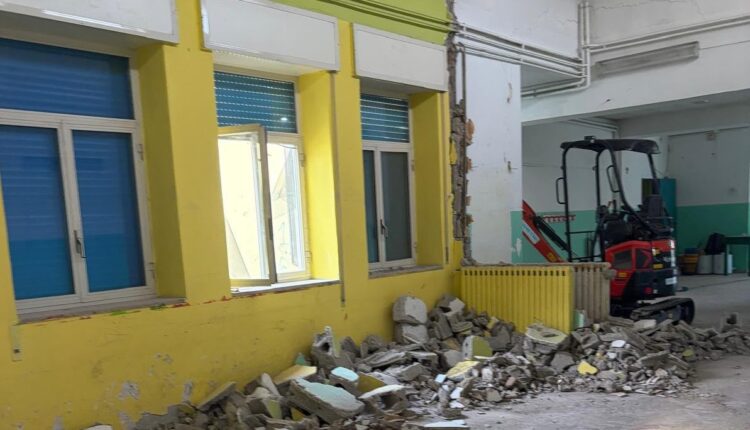 A Pollena Trocchia, per l’ex plesso scolastico “Musci” al via i lavori per rendere la struttura un presidio dell’Asl Napoli 3 Sud. Ci Saranno attività di diagnosi, trattamento e prevenzione dei disturbi dello spettro autistico