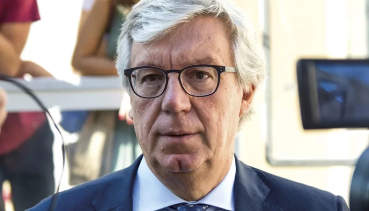 Paolo Siani a Pomigliano incontra i genitori per proteggere i figli dai rischi dei device, al via la presentazione di “Benessere digitale”