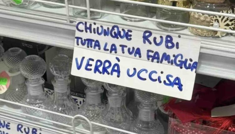 A Pomigliano d’Arco, titolare cinese denunciato per minacce dopo i cartelli intimidatori apposti sugli scaffali
