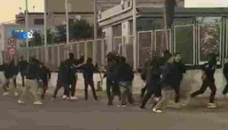 MARIO CONTINUA A LOTTARE – Otto arresti per rissa dopo Portici-Puteolana; 19enne confessa l’aggressione con una mazza